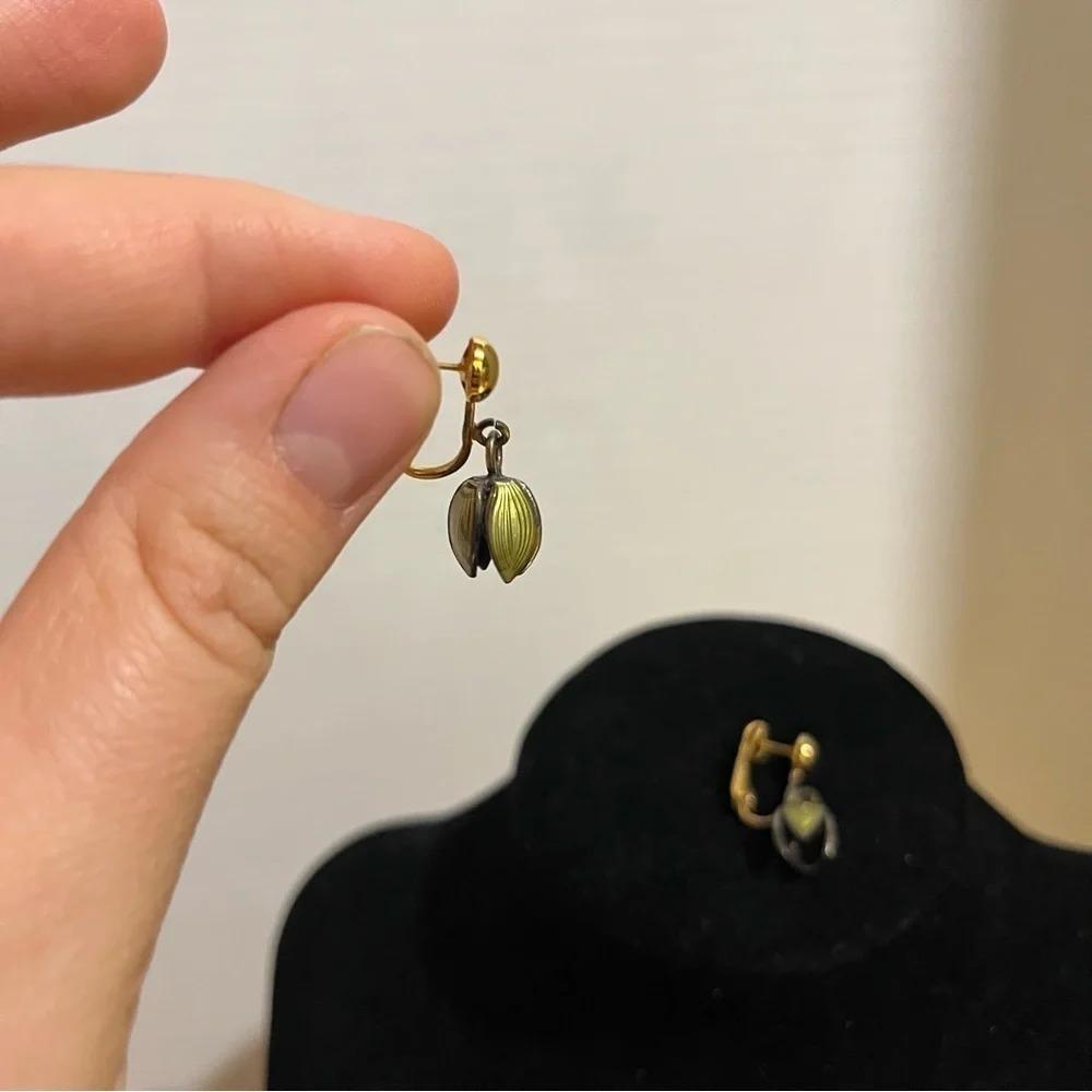Vintage signed Celebrity Dainty Dangle Earrings - Picture 5 of 7